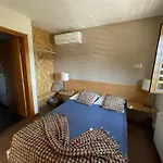 Brown House Герес