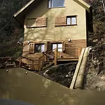 Brown House Шале *