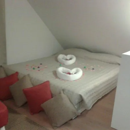Chalet Brown House *
