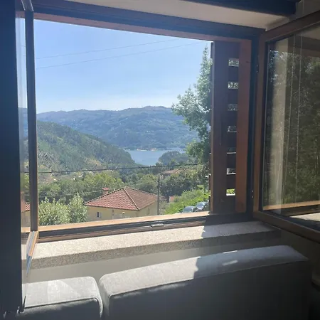 Brown House Chalet Gerês