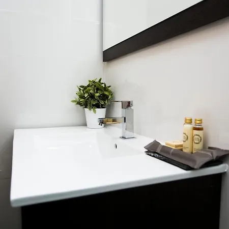 Alpehytte Brown House