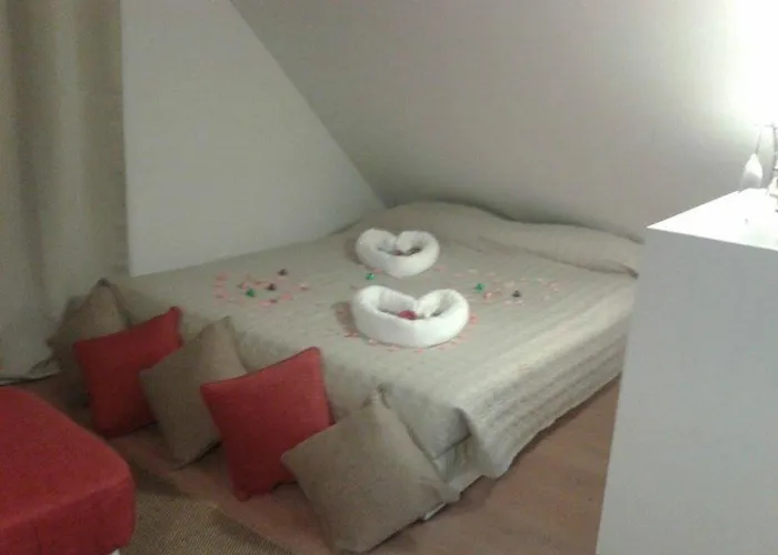 Chalet Brown House *