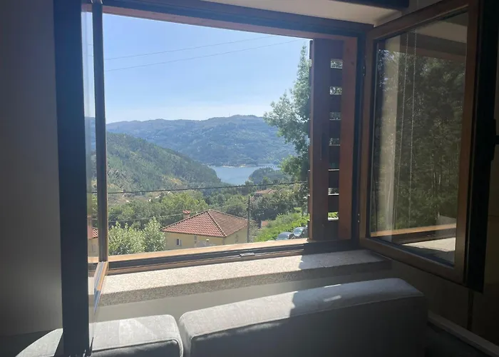 Brown House Chalet Gerês