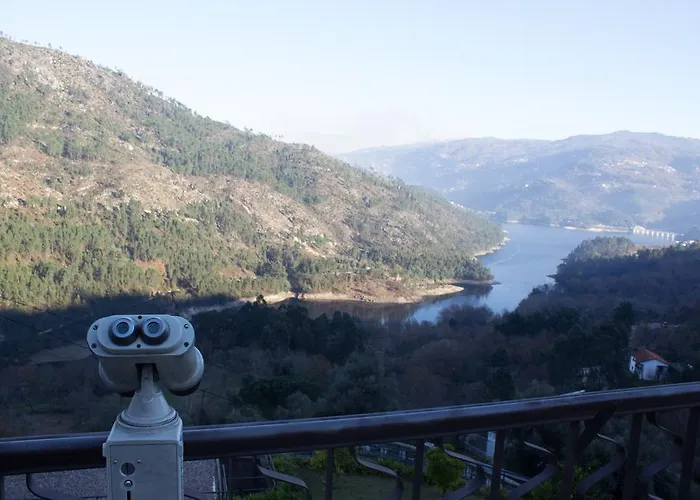 Brown House Chalet Gerês